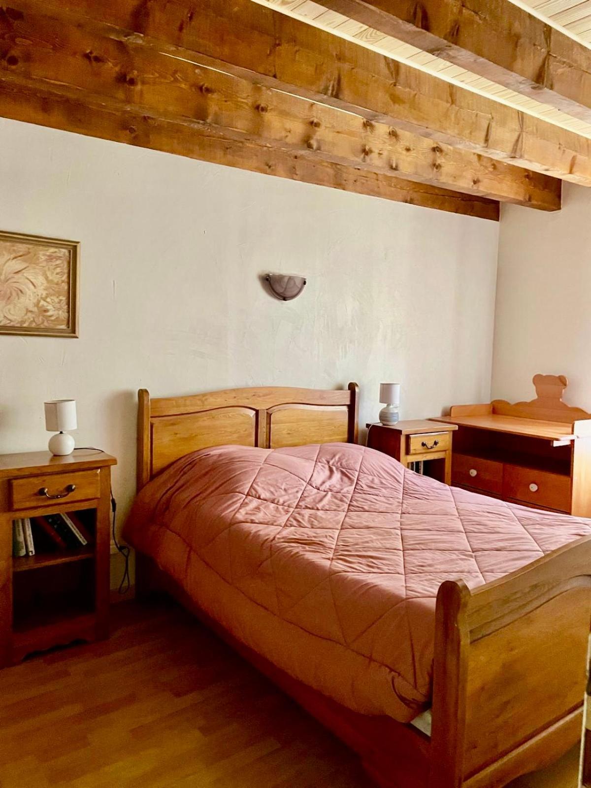 Ardoise Et Girolle Holiday home *