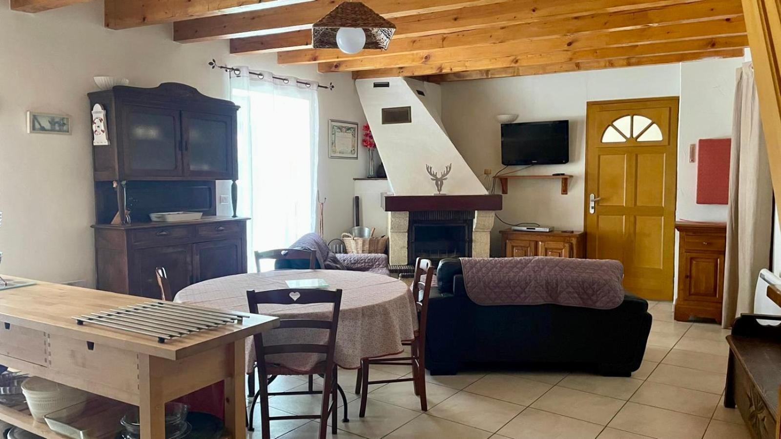 Holiday home Ardoise Et Girolle Formigueres