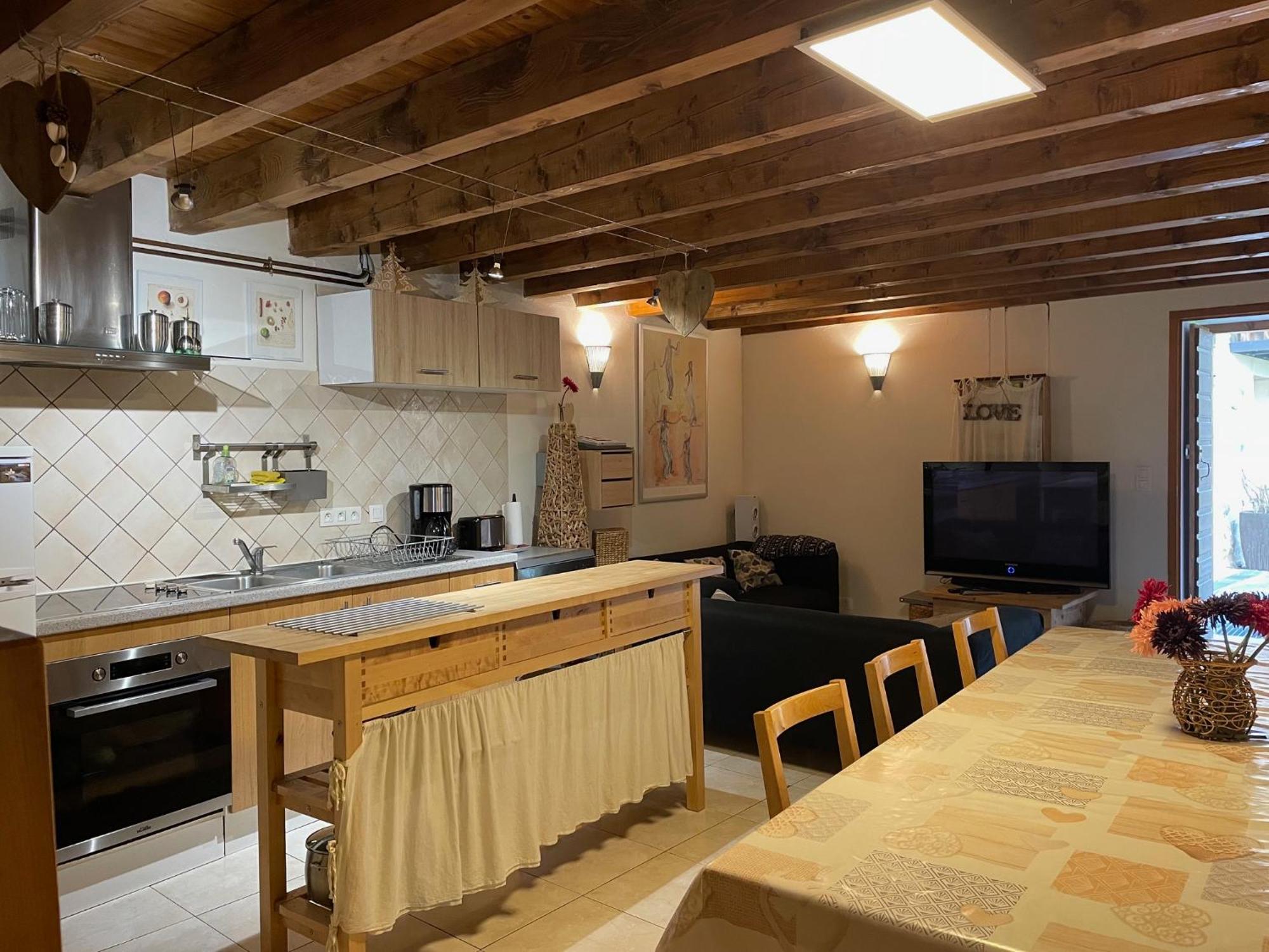 Ardoise Et Girolle Holiday home *